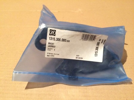 КРОНШТЕЙН ОПОРЫ ВИЛКИ ВЫКЛЮЧЕНИЯ СЦЕПЛЕНИЯ (б/у)